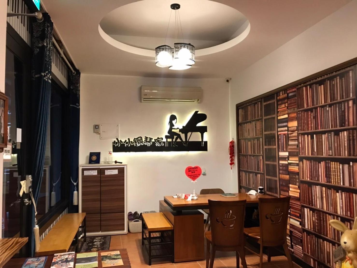 小小鋼琴家民宿&近夜市文創美食街 Chua-lien Exteriér fotografie
